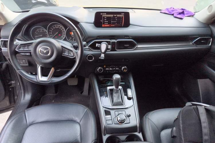 Used Mazda CX-5 2017 2.5L Automatic 2WD ZhiZun Version China V Standard Center Console