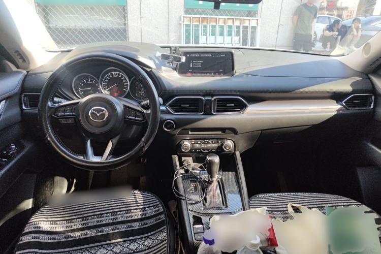 Used Mazda CX-5 2017 2.0L Automatic 2WD ZhiShang Trim China V Standard Center Console