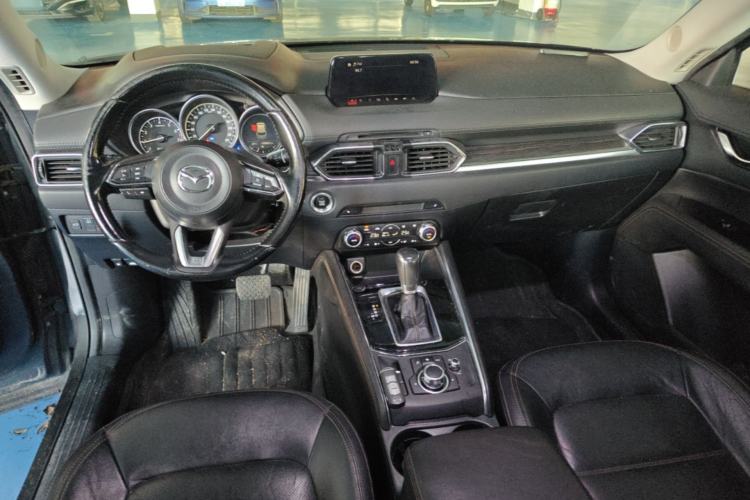 Used Mazda CX-5 2017 2.5L Automatic 2WD ZhiZun Version China V Standard Center Console
