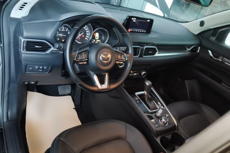 Used Mazda CX-5 2017 2.5L Automatic 4x4 Flagship Version China VI Standard Center Console