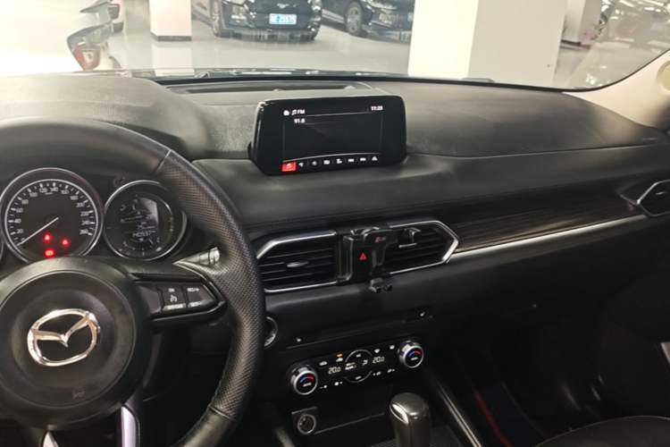 Used Mazda CX-5 2017 2.0L Automatic 2WD Smart Enjoyment Version China V Standard Center Console
