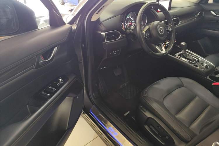Used Mazda CX-5 2017 2.5L Automatic 4x4 Flagship Version China V Standard Driver Seat