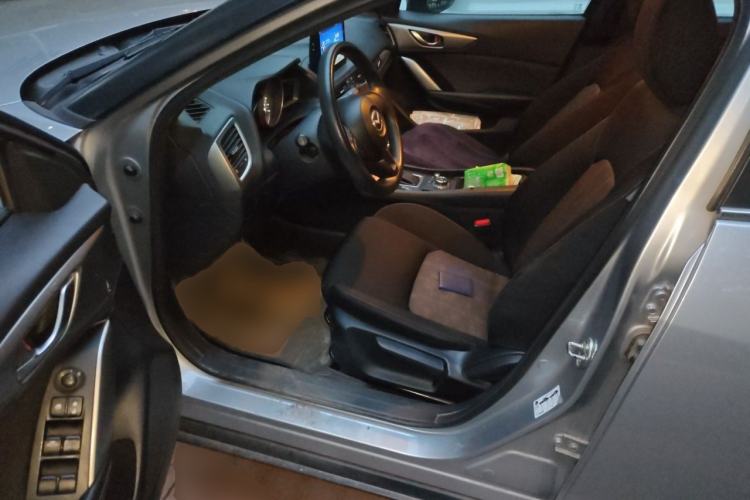 Used Mazda CX-5 2017 2.0L Automatic 2WD Comfort Edition China VI Standard Driver Seat