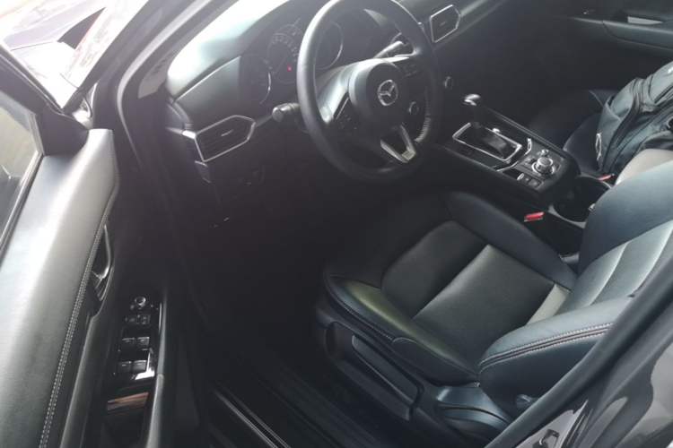 Used Mazda CX-5 2017 2.0L Automatic 2WD ZhiShang Trim China V Standard Driver Seat