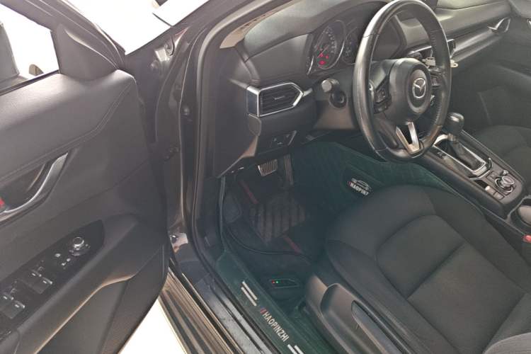 Used Mazda CX-5 2017 2.0L Automatic 2WD ZhiShang Trim China V Standard Driver Seat