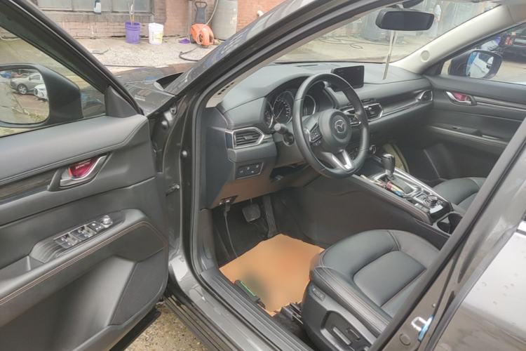 Used Mazda CX-5 2017 2.5L Automatic 4x4 ZhiZun Version China V Standard Driver Seat