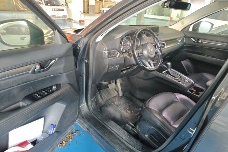 Used Mazda CX-5 2017 2.5L Automatic 2WD ZhiZun Version China V Standard Driver Seat