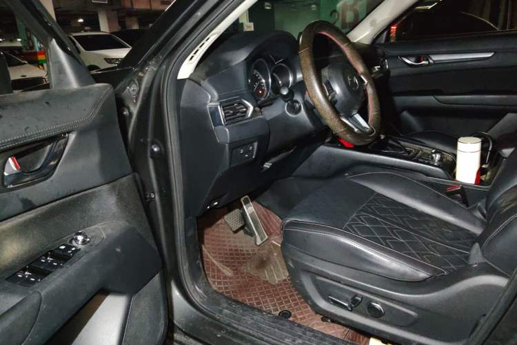 Used Mazda CX-5 2017 2.0L Automatic 2WD ZhiShang Trim China V Standard Driver Seat