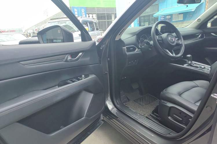 Used Mazda CX-5 2017 2.5L Automatic 4x4 ZhiZun Version China V Standard Driver Seat