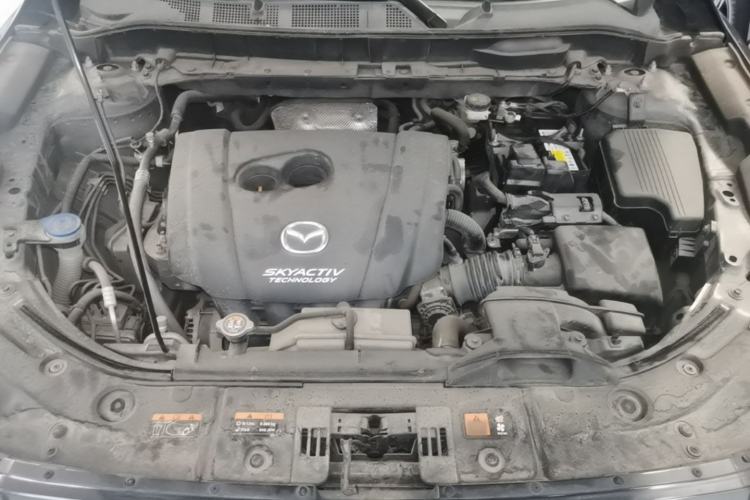 Used Mazda CX-5 2017 2.5L Automatic 4x4 Flagship Version China VI Standard Engine Bay