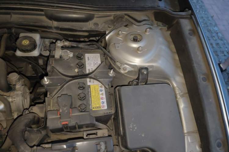 Used Mazda CX-5 2017 2.0L Automatic 2WD Comfort Edition China VI Standard Engine Bay Left