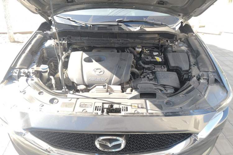 Used Mazda CX-5 2017 2.0L Automatic 2WD ZhiShang Trim China V Standard Engine Bay
