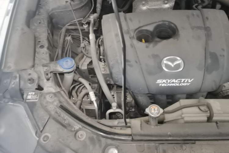 Used Mazda CX-5 2017 2.5L Automatic 4x4 Flagship Version China VI Standard Engine Bay Right