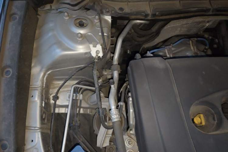 Used Mazda CX-5 2017 2.0L Automatic 2WD Comfort Edition China VI Standard Engine Bay Right