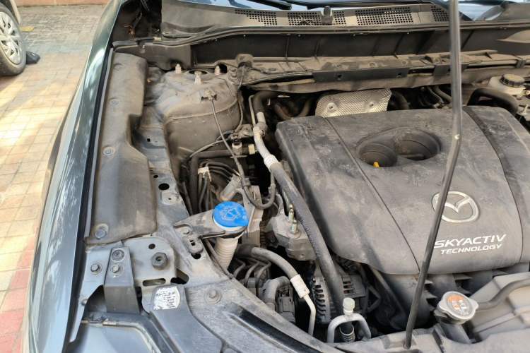 Used Mazda CX-5 2017 2.0L Automatic 2WD ZhiShang Trim China VI Standard Engine Bay Right