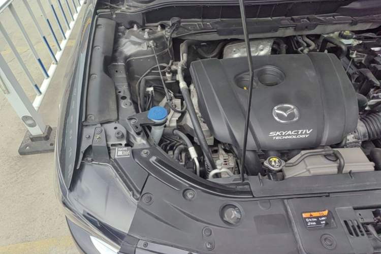 Used Mazda CX-5 2017 2.5L Automatic 4x4 ZhiZun Version China V Standard Engine Bay Right