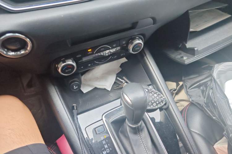 Used Mazda CX-5 2017 2.0L Automatic 2WD ZhiShang Trim China V Standard Gear Lever