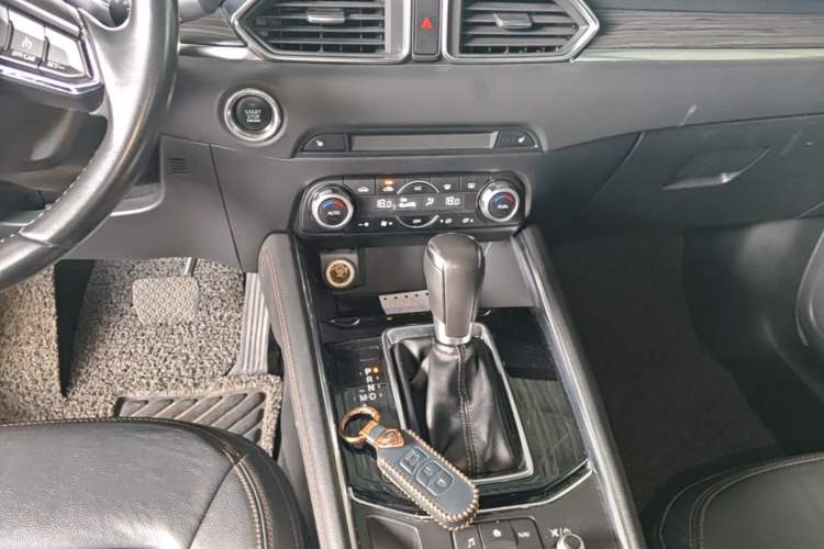 Used Mazda CX-5 2017 2.5L Automatic 4x4 ZhiZun Version China V Standard Gear Lever