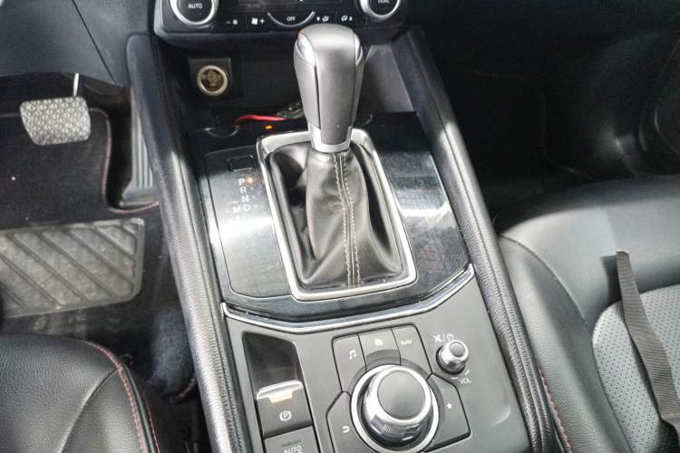 Used Mazda CX-5 2017 2.0L Automatic 2WD ZhiShang Trim China V Standard Gear Lever