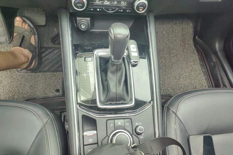 Used Mazda CX-5 2017 2.5L Automatic 4x4 ZhiZun Version China V Standard Gear Lever