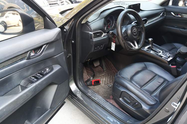 Used Mazda CX-5 2017 2.0L Automatic 2WD Smart Enjoyment Version China V Standard Interior 3