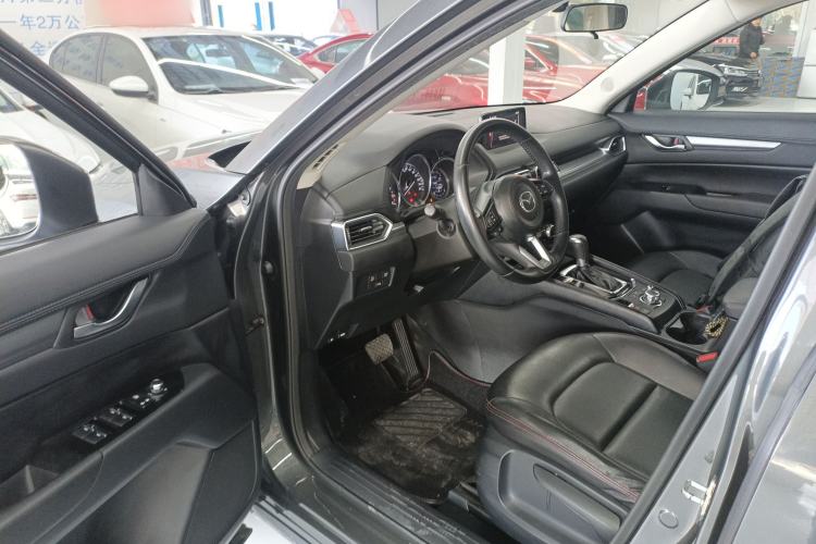 Used Mazda CX-5 2017 2.0L Automatic 2WD ZhiShang Trim China V Standard Interior 3