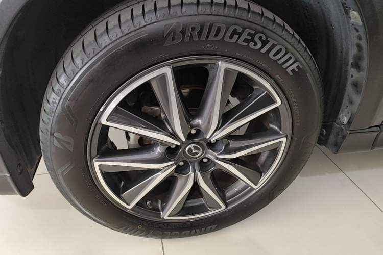Used Mazda CX-5 2017 2.5L Automatic 4x4 Flagship Version China V Standard Left Front Wheel Hub