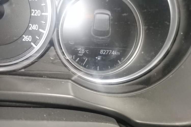 Used Mazda CX-5 2017 2.5L Automatic 4x4 Flagship Version China VI Standard Odometer Close Up