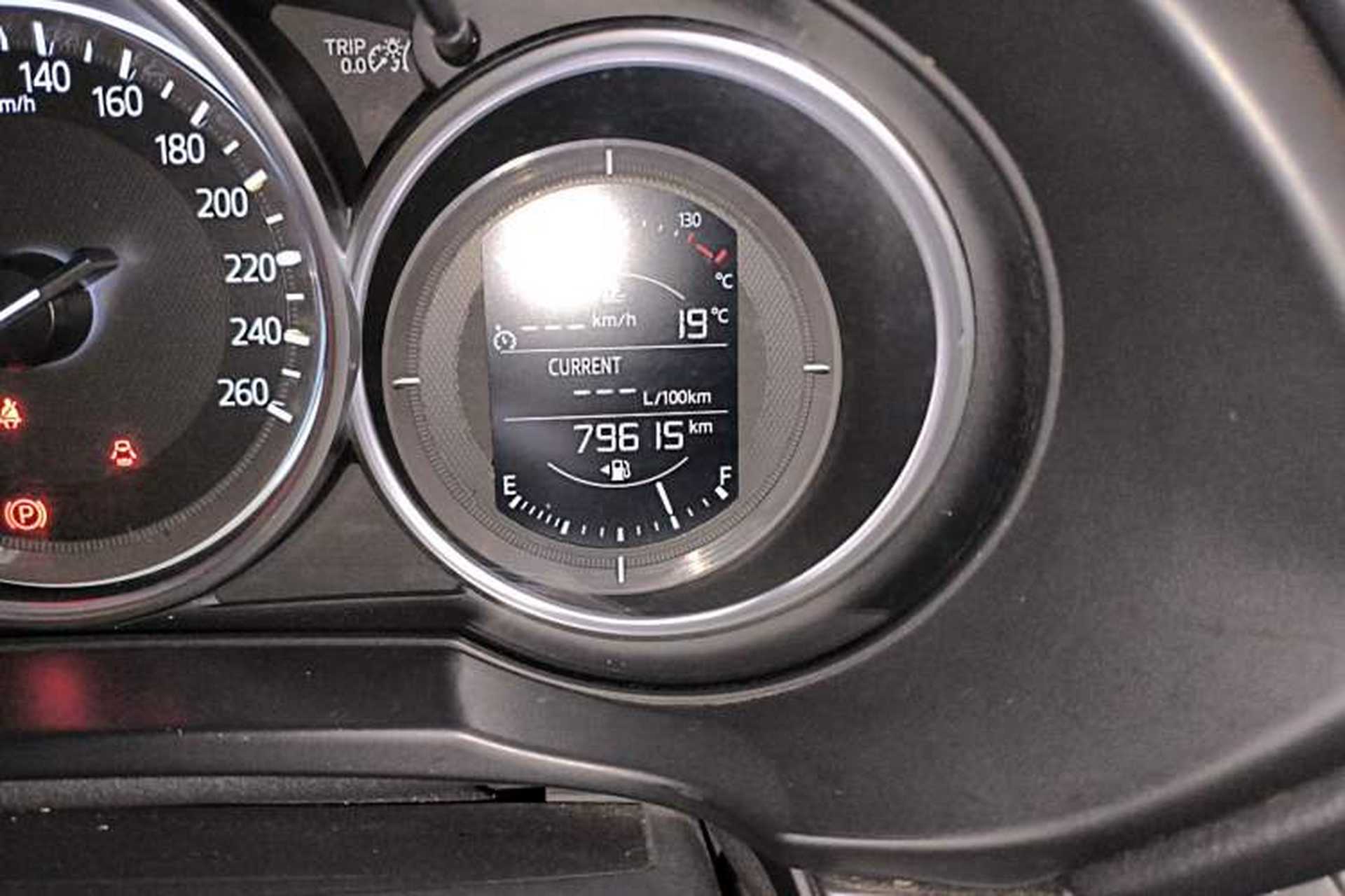 Used Mazda CX-5 2017 2.0L Automatic 2WD ZhiShang Trim China VI Standard Odometer Close Up
