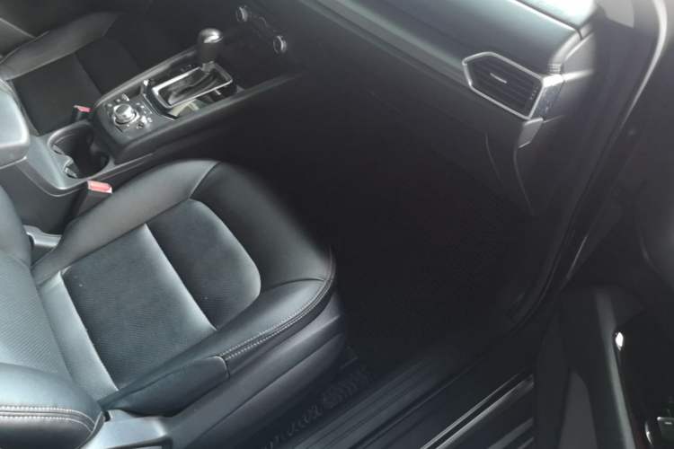 Used Mazda CX-5 2017 2.0L Automatic 2WD ZhiShang Trim China V Standard Right Front Seat