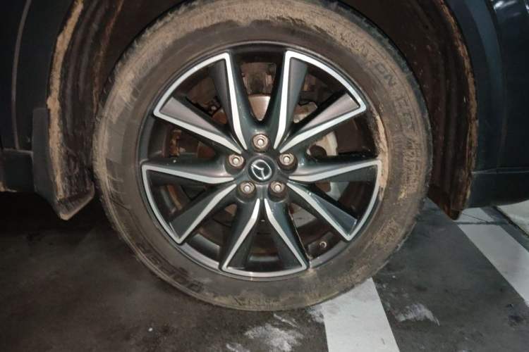 Used Mazda CX-5 2017 2.5L Automatic 2WD ZhiZun Version China VI Standard Right Front Wheel Hub