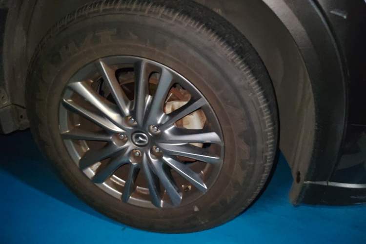 Used Mazda CX-5 2017 2.0L Automatic 2WD ZhiShang Trim China V Standard Right Front Wheel Hub