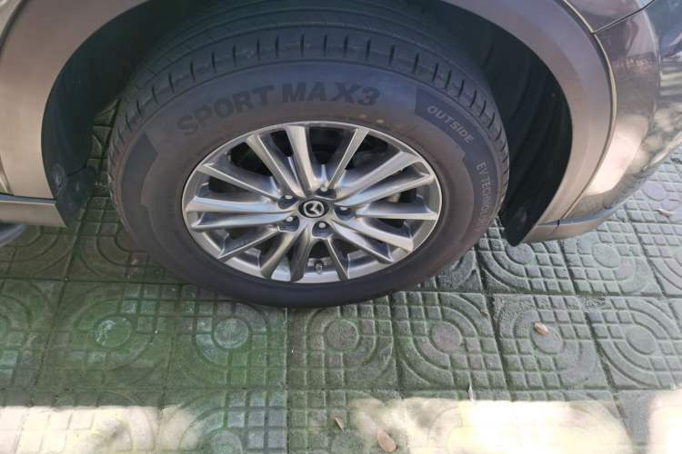 Used Mazda CX-5 2017 2.0L Automatic 2WD ZhiShang Trim China VI Standard Right Front Wheel Hub