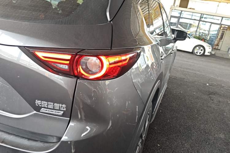 Used Mazda CX-5 2017 2.5L Automatic 4x4 ZhiZun Version China V Standard Right Rear Taillight