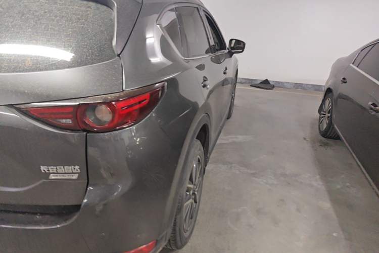 Used Mazda CX-5 2017 2.5L Automatic 2WD ZhiZun Version China VI Standard Right Rear Taillight