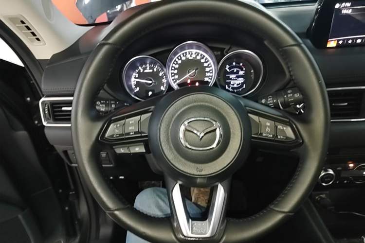 Used Mazda CX-5 2017 2.0L Automatic 2WD Smart Enjoyment Version China V Standard Steering Wheel
