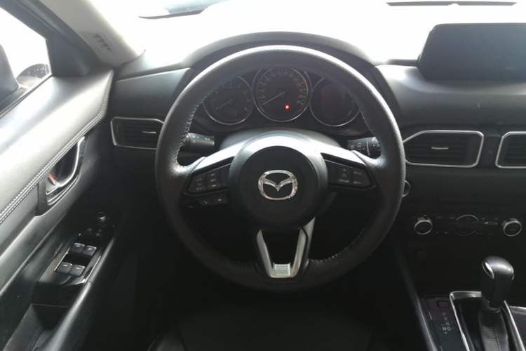 Used Mazda CX-5 2017 2.0L Automatic 2WD ZhiShang Trim China V Standard Steering Wheel