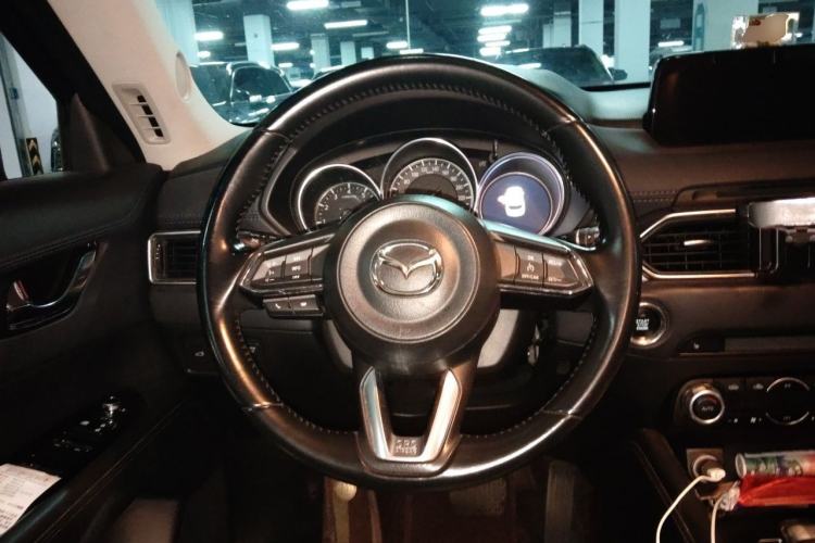Used Mazda CX-5 2017 2.5L Automatic 2WD ZhiZun Version China VI Standard Steering Wheel