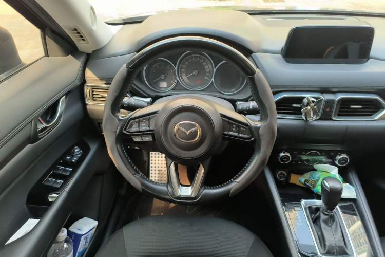 Used Mazda CX-5 2017 2.0L Automatic 2WD ZhiShang Trim China VI Standard Steering Wheel