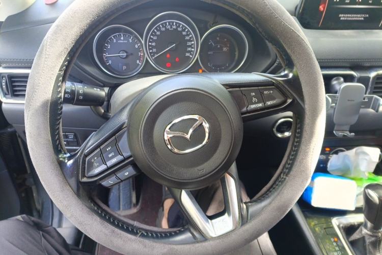 Used Mazda CX-5 2017 2.0L Automatic 2WD ZhiShang Trim China V Standard Steering Wheel