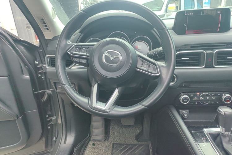 Used Mazda CX-5 2017 2.5L Automatic 4x4 ZhiZun Version China V Standard Steering Wheel