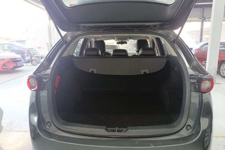 Used Mazda CX-5 2017 2.0L Automatic 2WD ZhiShang Trim China V Standard Trunk