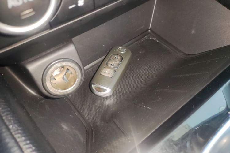 Used Mazda CX-5 2017 2.0L Automatic 2WD Smart Enjoyment Version China V Standard Vehicle Key