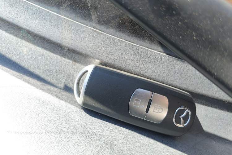 Used Mazda CX-5 2017 2.0L Automatic 2WD ZhiShang Trim China V Standard Vehicle Key