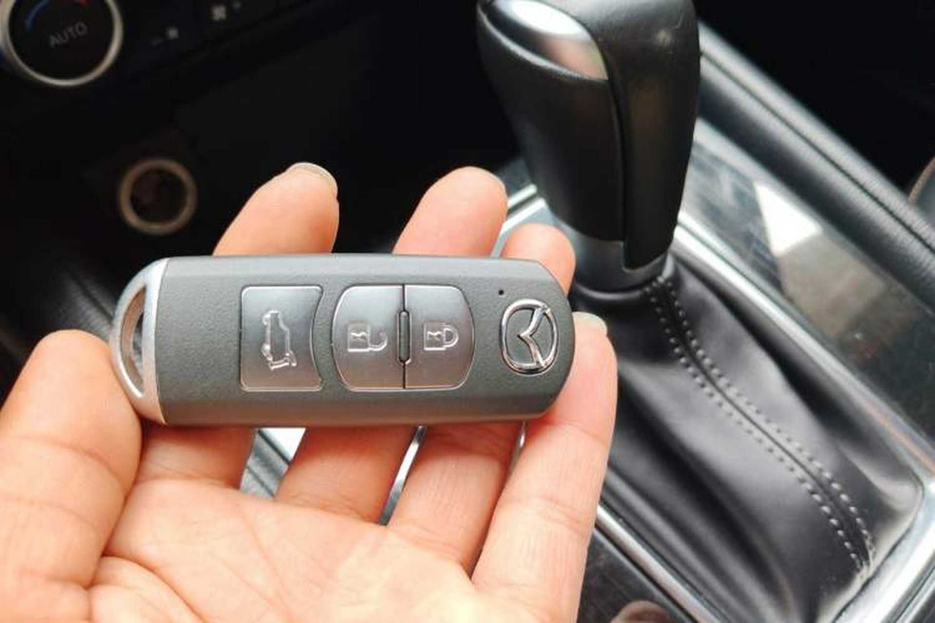 Used Mazda CX-5 2017 2.0L Automatic 2WD Smart Enjoyment Version China V Standard Vehicle Key