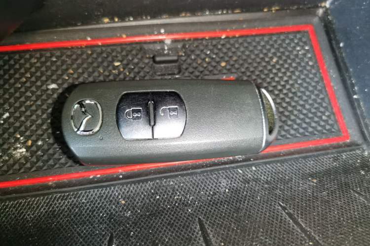 Used Mazda CX-5 2017 2.0L Automatic 2WD ZhiShang Trim China VI Standard Vehicle Key