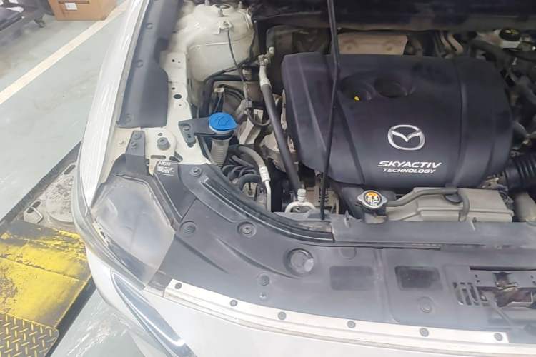 Used Mazda CX-5 2017 2.0L Automatic 2WD ZhiShang Trim China V Standard Engine Bay Right