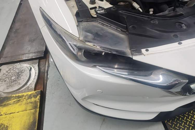 Used Mazda CX-5 2017 2.0L Automatic 2WD ZhiShang Trim China V Standard Right Front Headlight