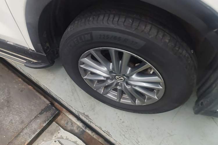 Used Mazda CX-5 2017 2.0L Automatic 2WD ZhiShang Trim China V Standard Right Front Wheel Hub