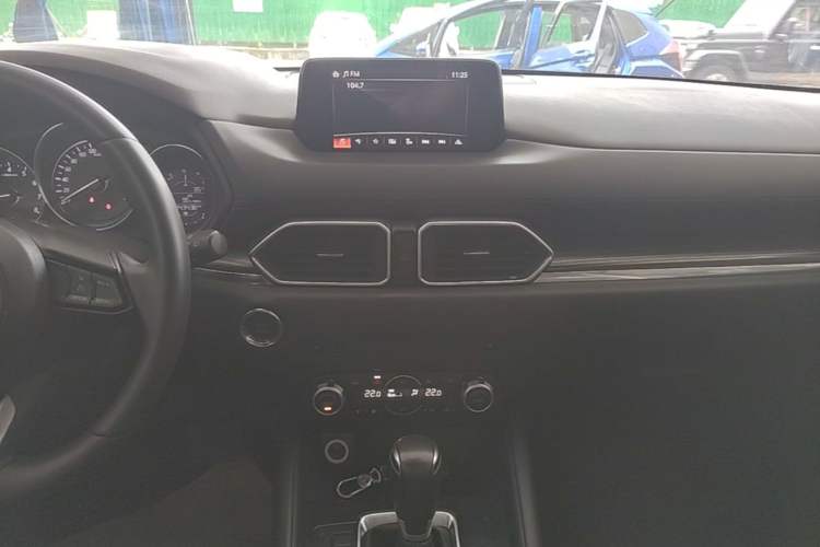Used Mazda CX-5 2017 2.0L Automatic 2WD Smart Enjoyment Version China V Standard Audio And AC Panel